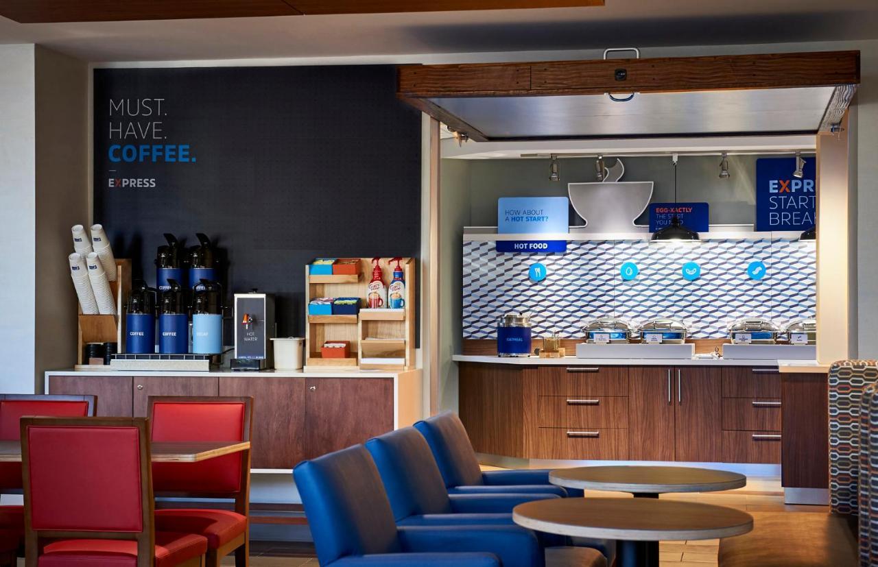 Hotel Express & - By Ihg Tomah
